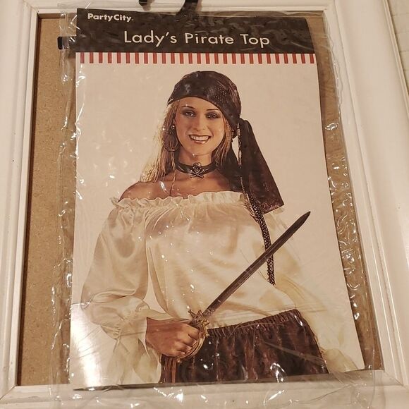 Ladies Pirate Top size Medium - Picture 1 of 6